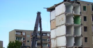Демонтаж 5 этажного дома Большой Камень, цена от 3697 руб.