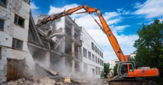 Промышленный демонтаж зданий Большой Камень, цена от 2968 руб.